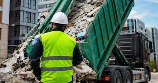 Вывоз строительного мусора в Надыме: услуги лицензированной компании — ПроМусор